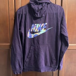 Women’s Nike sweatshirt